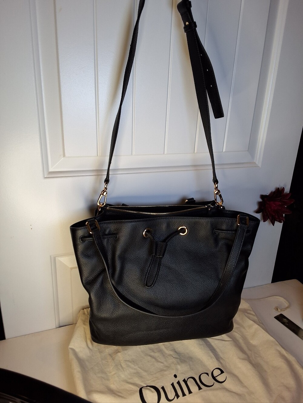 Quince Black Leather Tote Bag with Detachable Strap - Picture 3 of 8